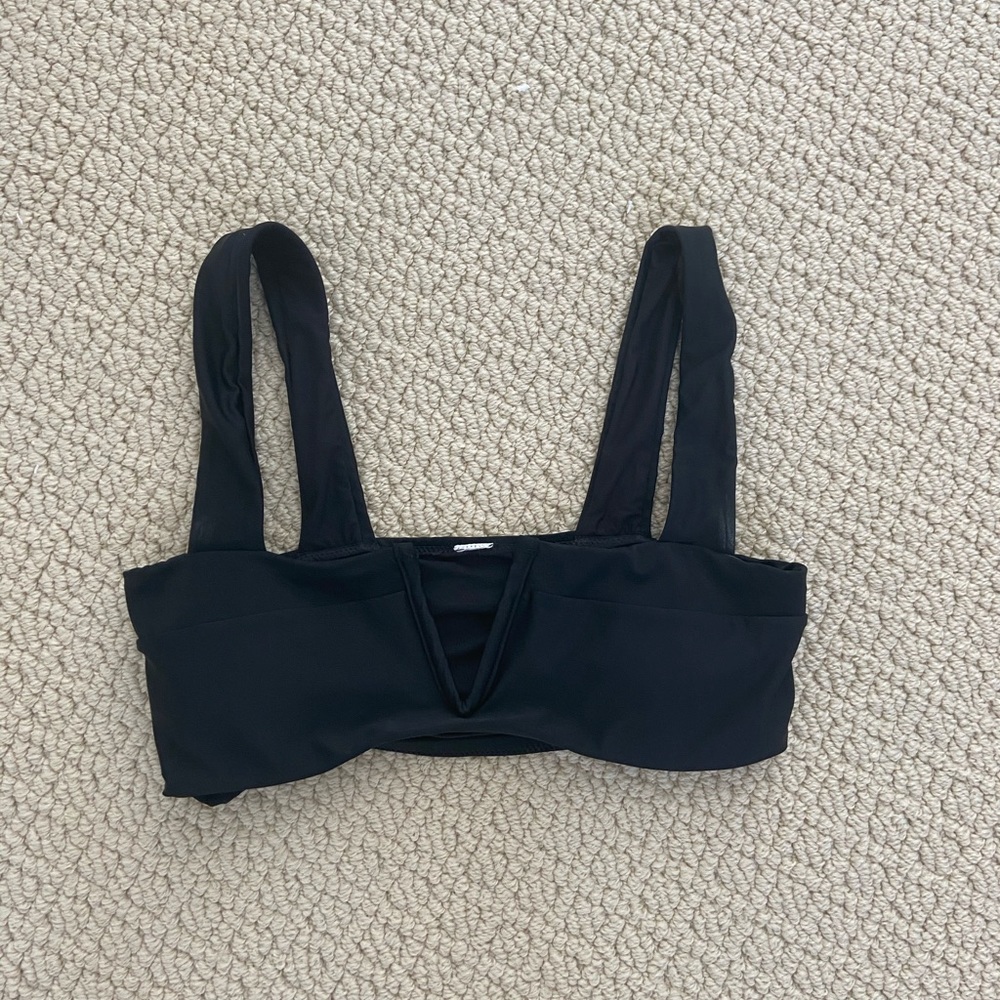 Black V wire bikini top